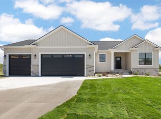 1089 Archer Dr, Marion, IA 52302