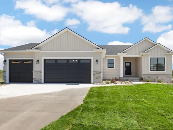 1089 Archer Dr, Marion, IA 52302