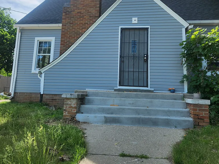 209 S Johnston Ave — Photo 1