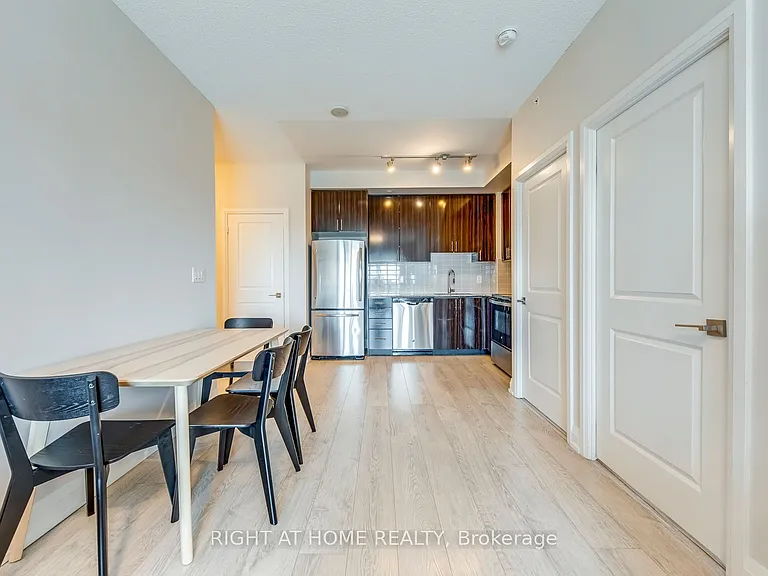 7171 Yonge St #2415 — Photo 16