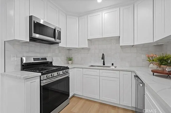 856 Newton St #856 — Photo 21