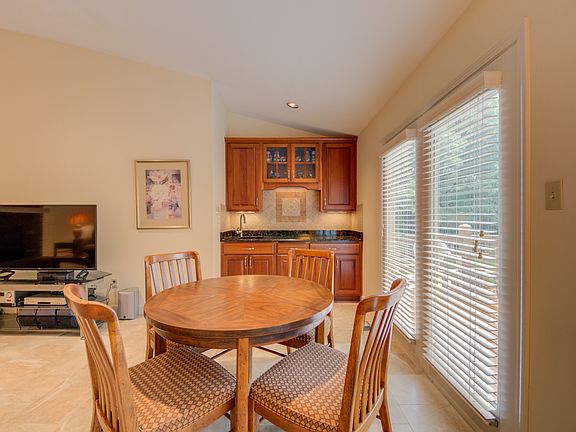 5th image of 14632 Pine Orchard Ct