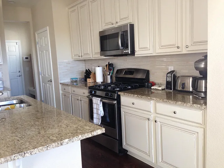 12313 Meadowlark Ln — Photo 2