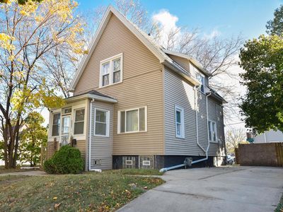 3258 North 1st STREET, Milwaukee, WI, 53212