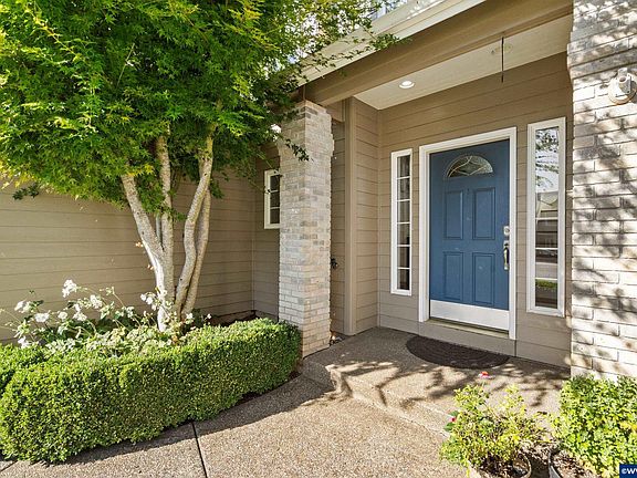 3rd image of 389 Pintail Ct SE