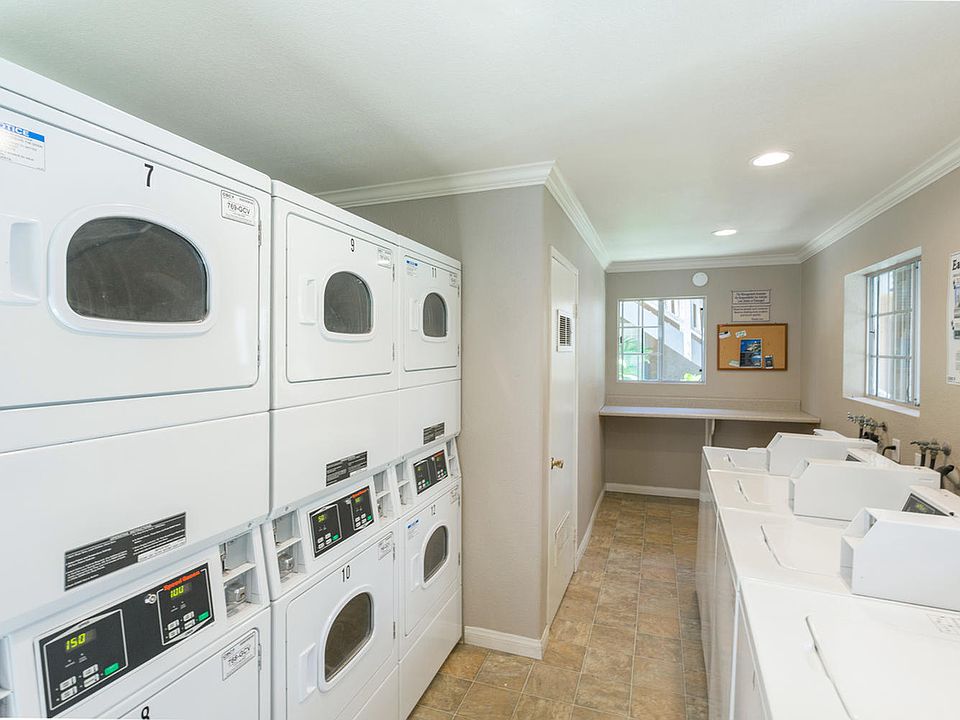 1st image of 315 Walnut Ave APT F