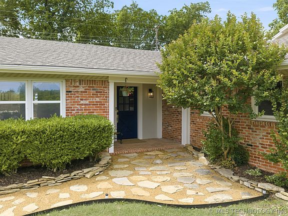 3rd image of 202 Meadow Rd