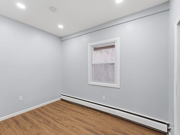 5th image of 16 W 10th St #1