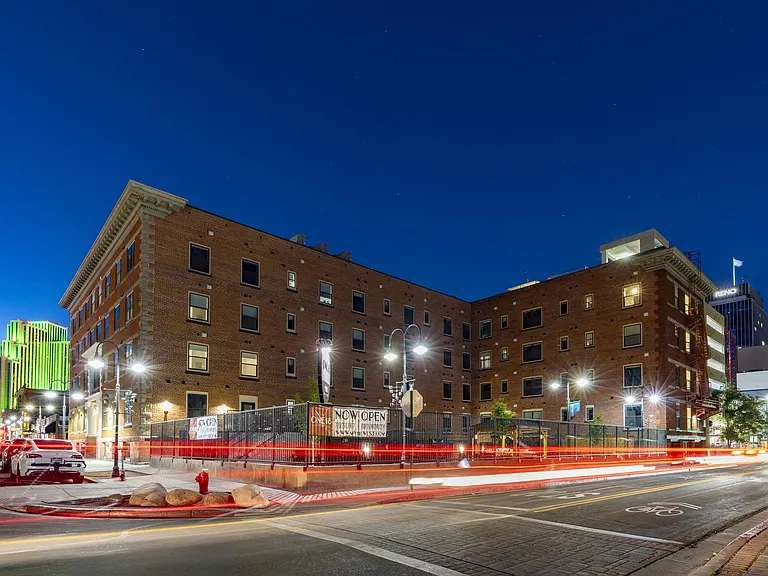 ONE18 West Street Residential — Photo 9