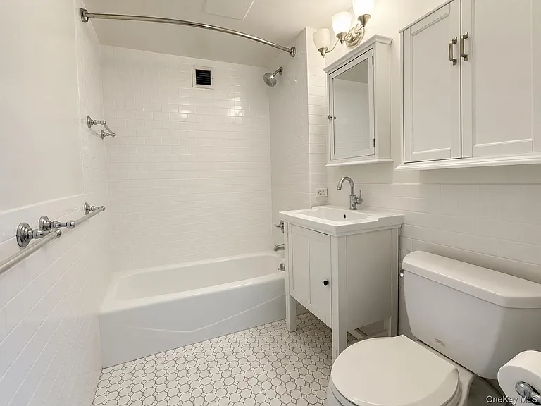 110 Main St #3G — Photo 5