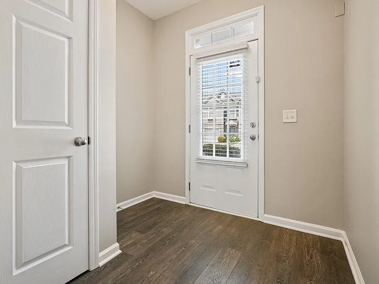 2045 Lakeshore Overlook Dr — Photo 7