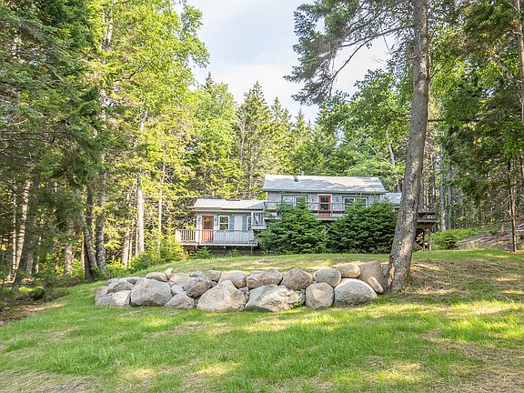 2nd image of 70 Island Retreat Road
