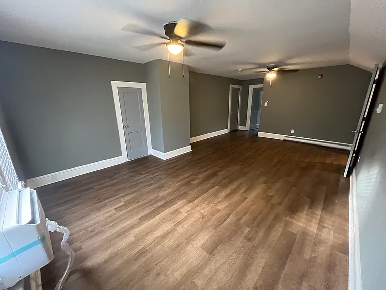 724 S Broad St — Photo 30