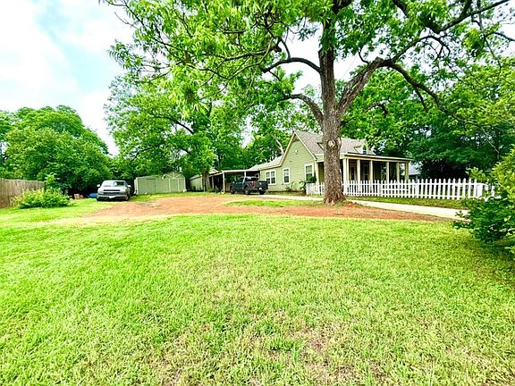 2nd image of 805 E Neches St