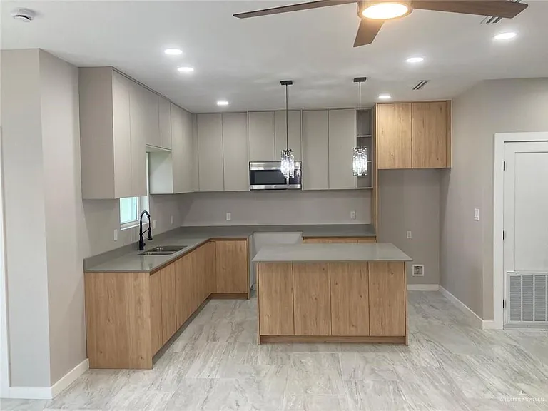 2221 Dorado Dr — Photo 8