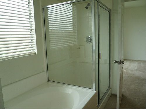 4th image of 840 Harbor St
