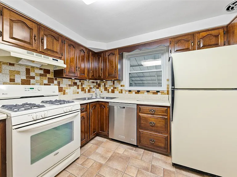 4813 Sandy Dr — Photo 8