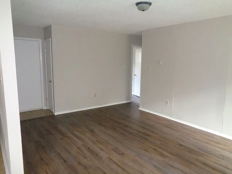 5163 Haynes Dr — Photo 7