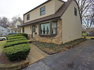 284 Cherrywood Rd, Buffalo Grove, IL 60089