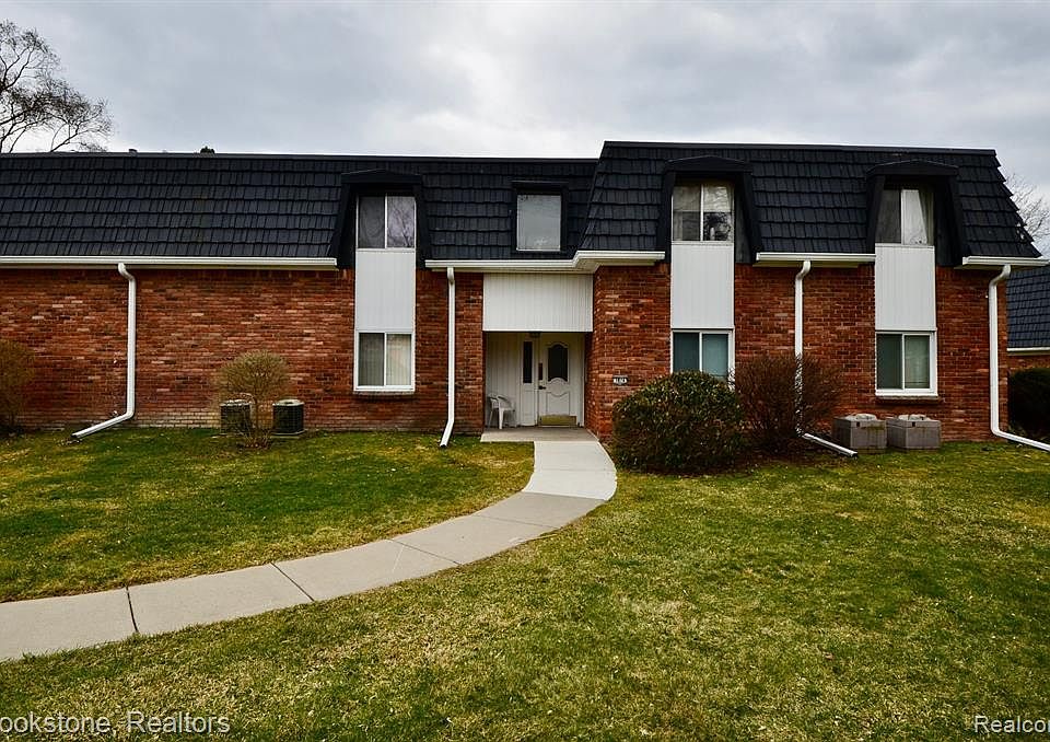 1874 Colonial Village Way, Waterford, MI 48328 Zillow