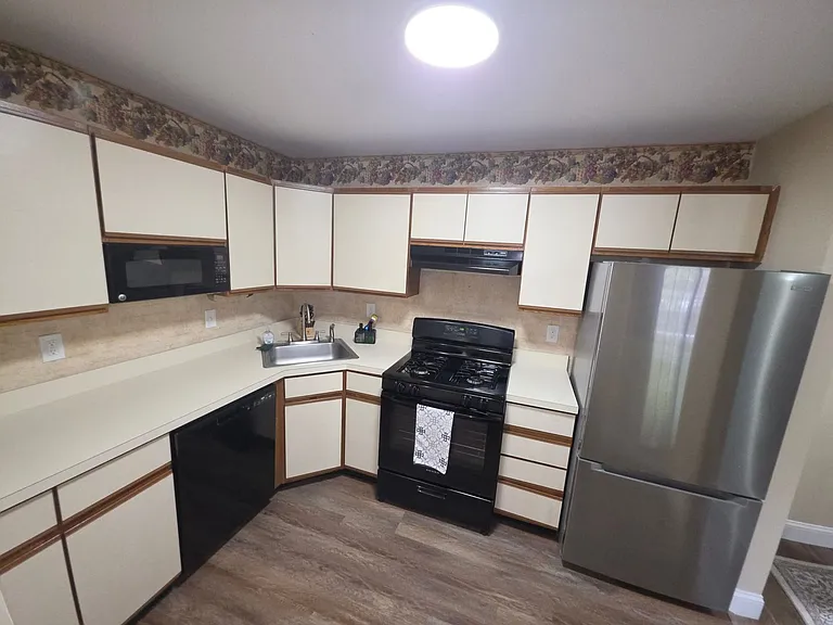 2708 Ridgefield Ct — Photo 9