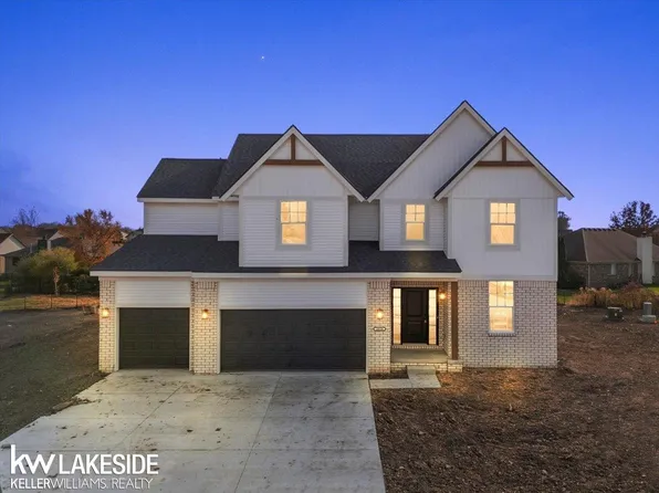 28338 Nadia Ln, Chesterfield, MI 48047