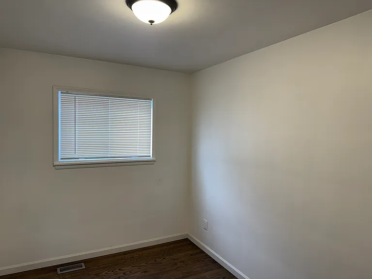 1303 Wilson Ave — Photo 14