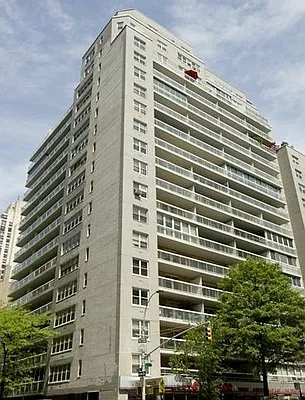 Sold by Compass | media 21