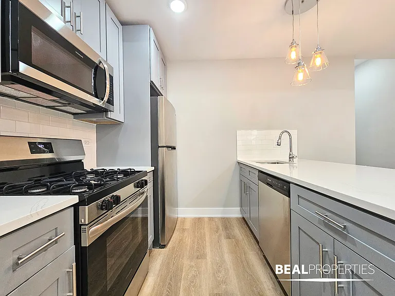 428-38 West Belden — Photo 80