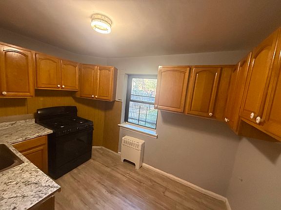 5th image of 425 Mount Prospect Ave APT 320