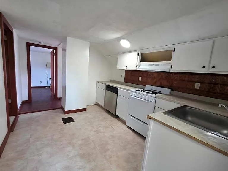 35 Dayton St #2 — Photo 4