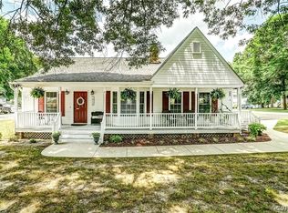 10400 Shumark Dr, Chester, VA 23831