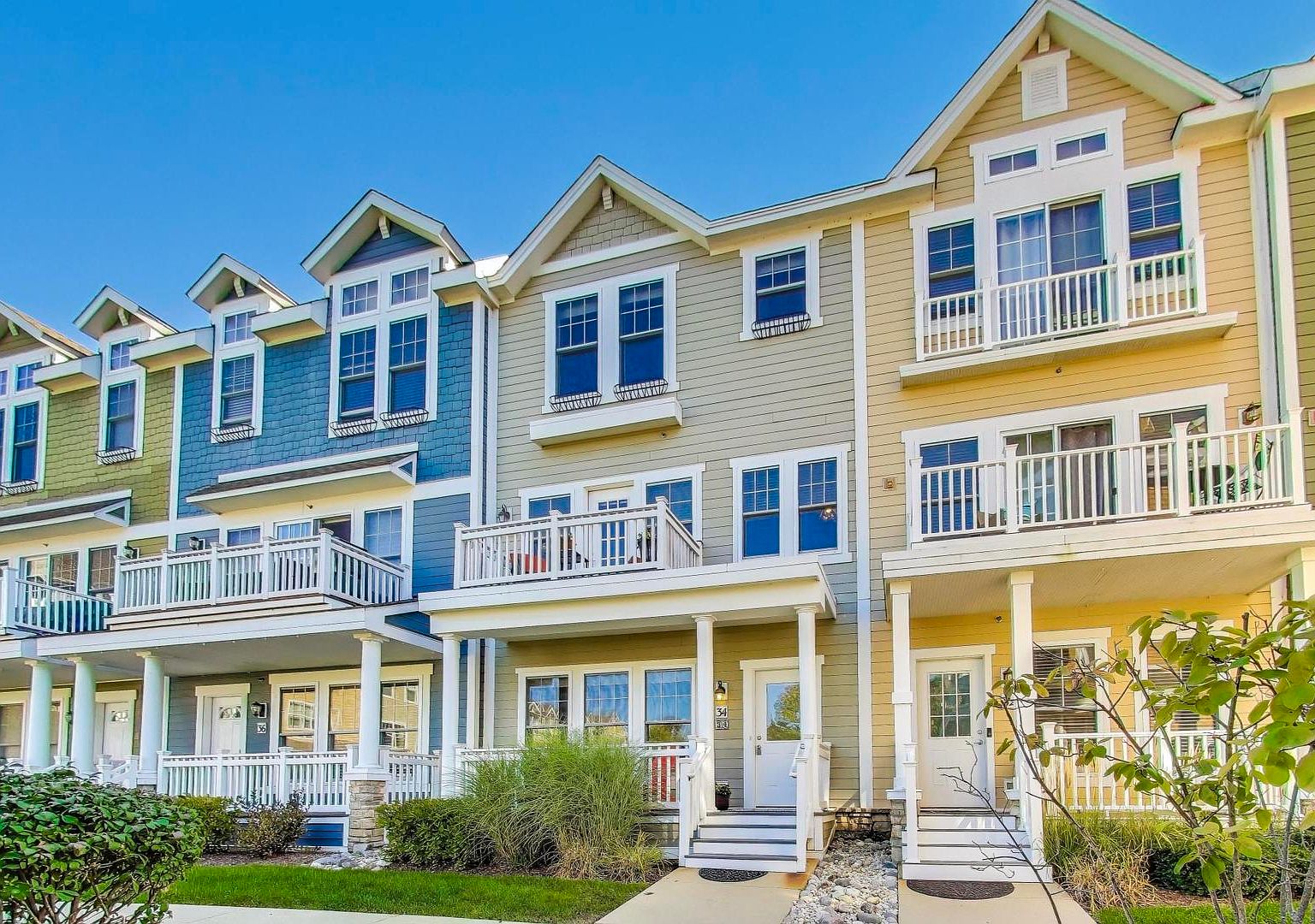 34 Lakeview Pl, Lake Zurich, IL 60047 | Zillow