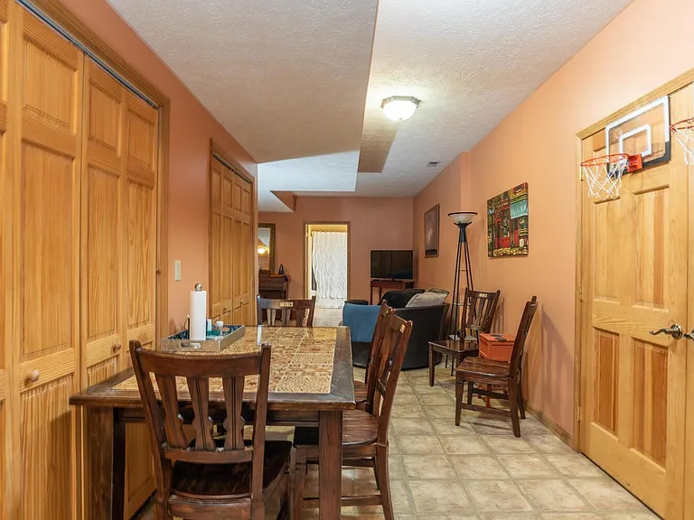 1106 W Countryside Ln — Photo 23