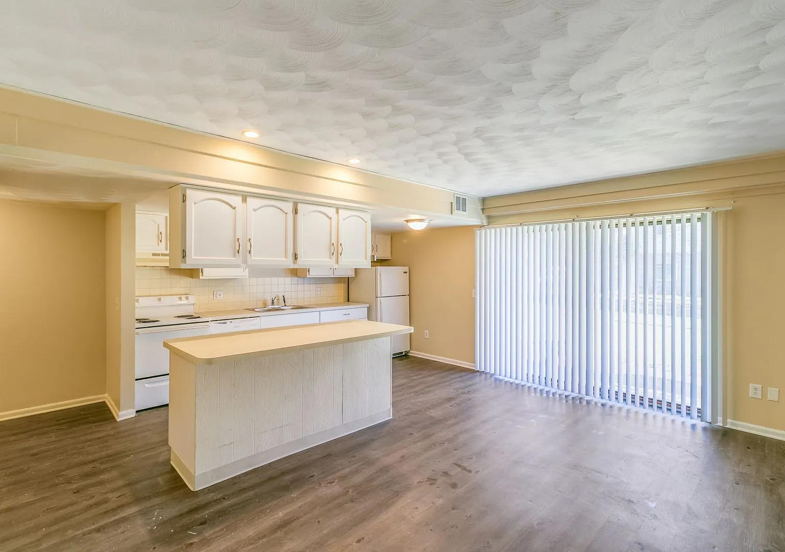 Southtree Apartments (Southtree LLC) — Photo 2