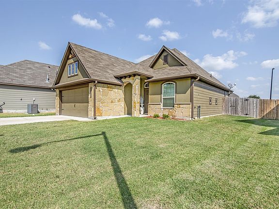 3rd image of 107 Mary Lake Ct
