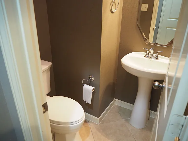 28607 Green Hedge Dr — Photo 21