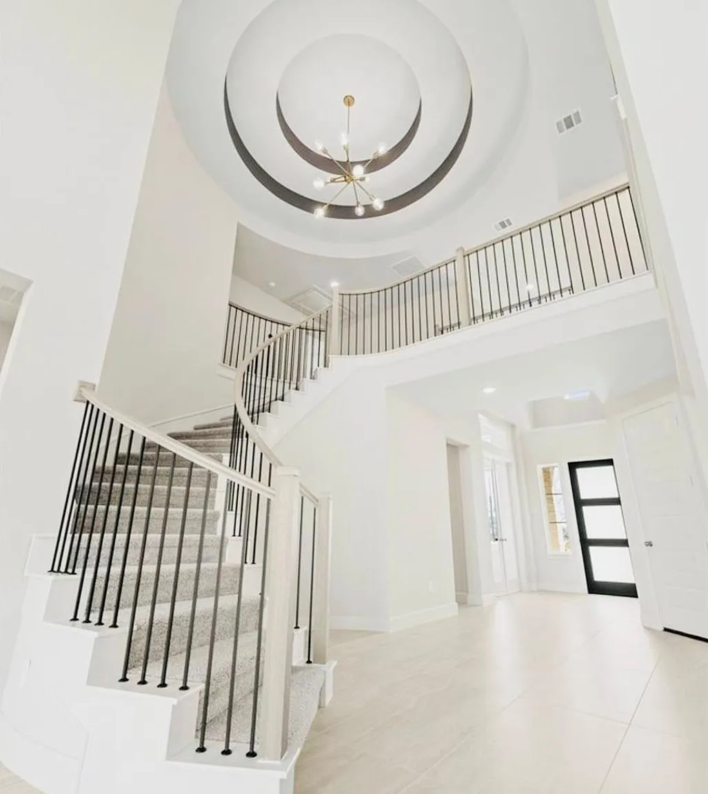 5 bed, 4.5 bath, 3800 sqft, $5,500 — Photo 2