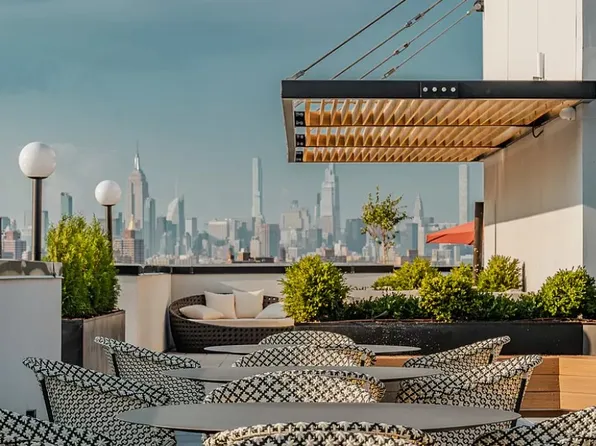 260 Gold Street image 14 of 28