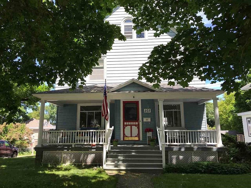 1st image of 203 E Park St