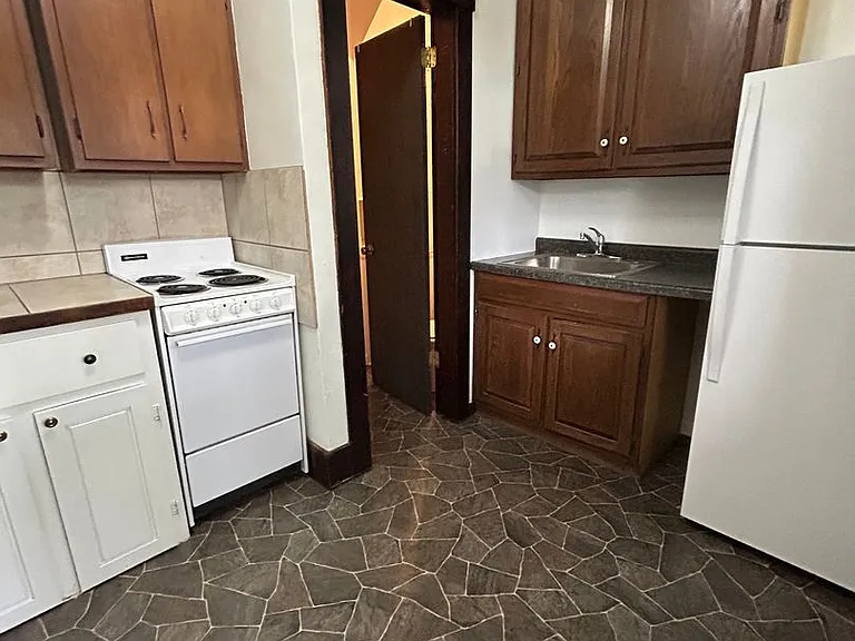 1639 Prospect St #12 — Photo 9