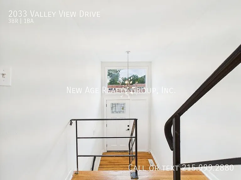2033 Valley View Dr — Photo 4