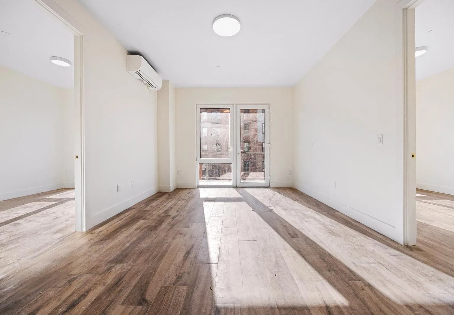 151 Hawthorne Street — Photo 2
