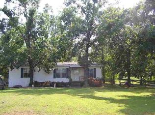 32997 Pawnee Dr, Lebanon, MO 65536