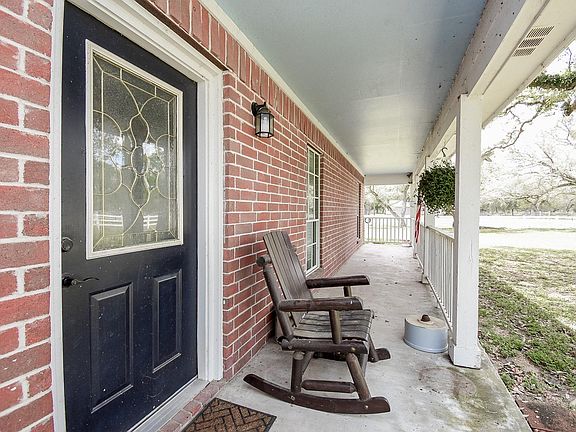 2nd image of 4427 County Road 382