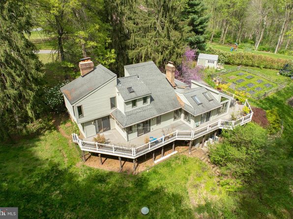 26 Hanover Dr