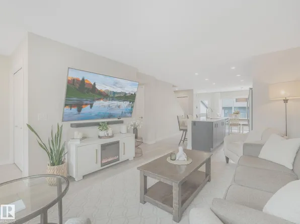 2426 Trumpeter Way NW, Edmonton, AB T5S 0J9