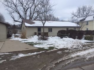 2203 Market St, Columbus City, IA 52737
