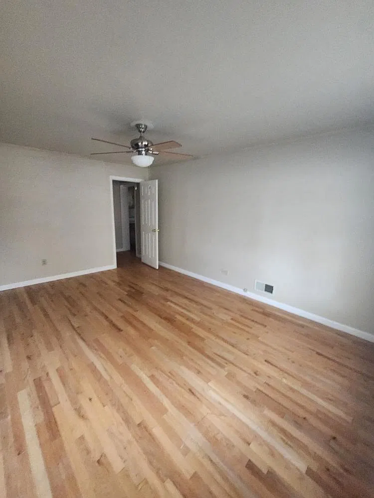 3 bed, 2.0 bath, 1560 sqft, $1,250 — Photo 3