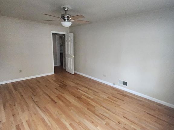 3rd image of 2425 Bristol Dr